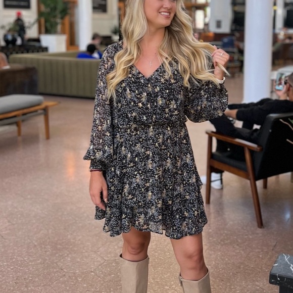 Astr Black Floral Mini Dress - Picture 2 of 2